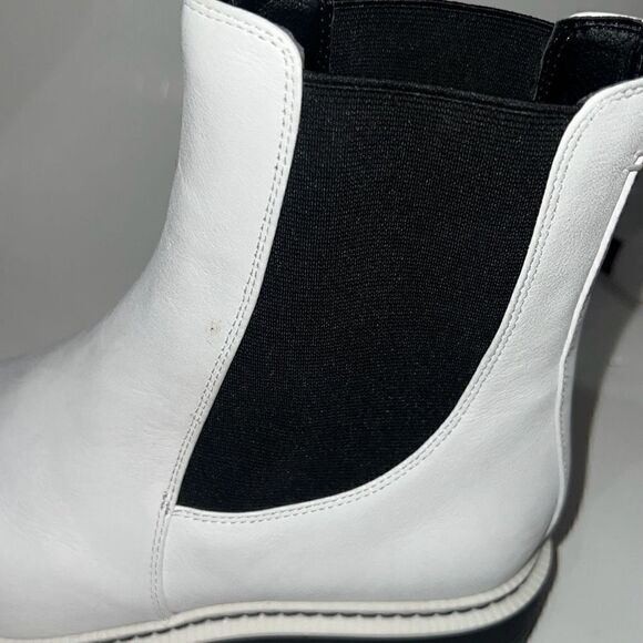 Sam Edelman Laguna Waterproof Lug Sole Chelsea Boot White Pull-On sz 9 $170 MSRP - Picture 8 of 9
